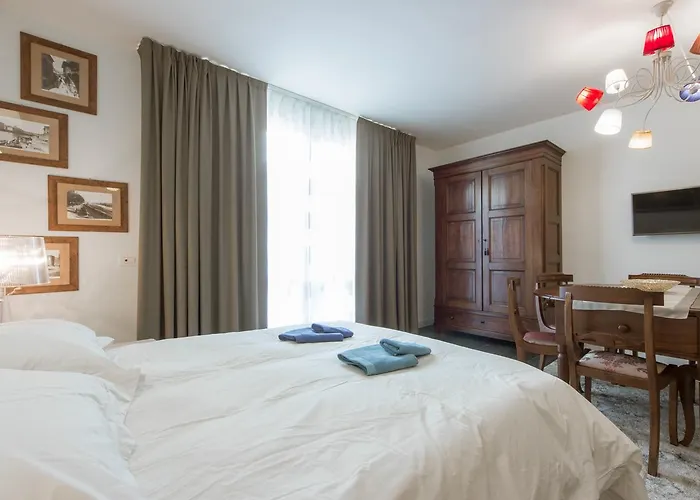 Borgo Guelfo Vii
